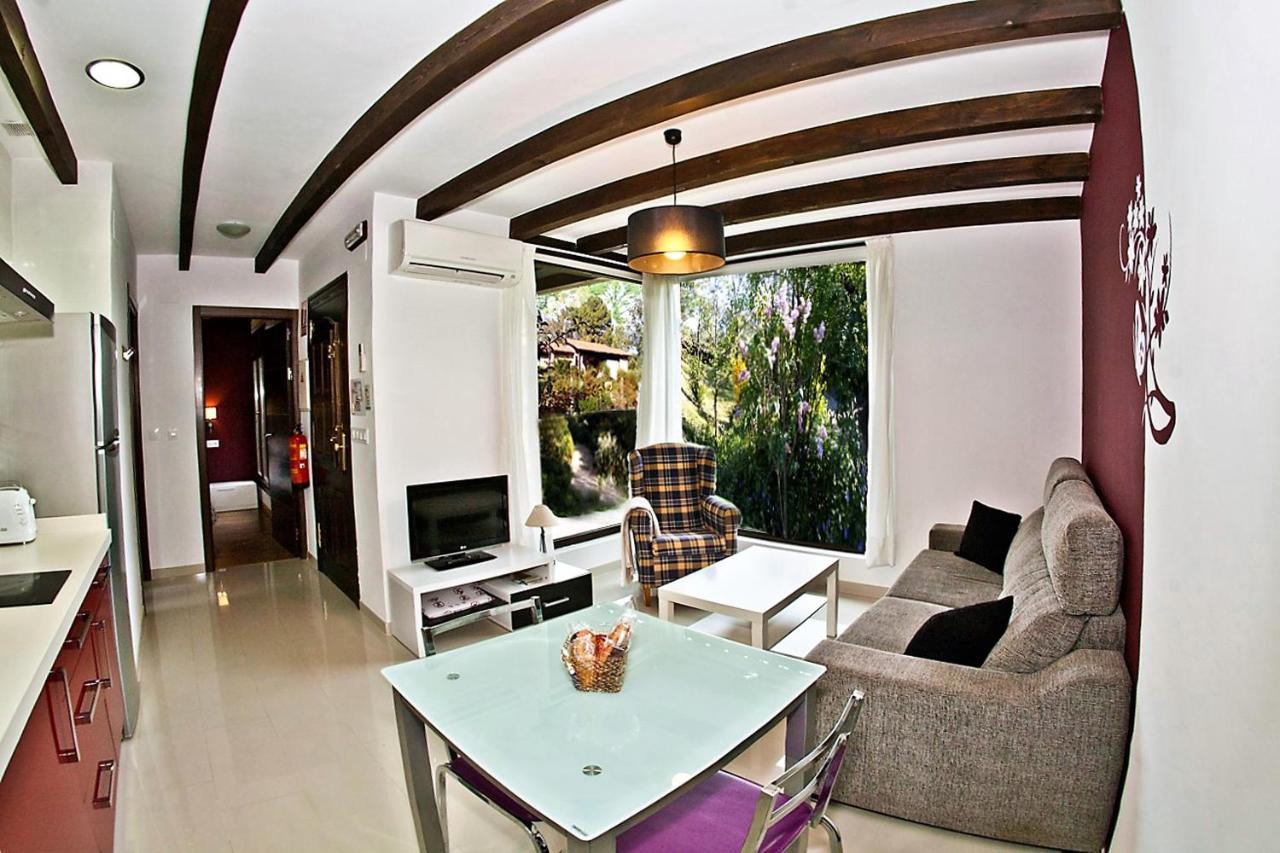 Apartamentos El Roble Valverde de la Vera Exterior photo